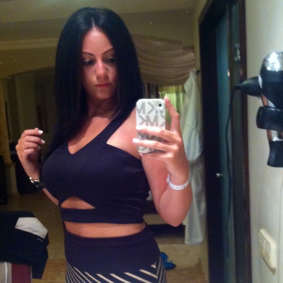 Meet your posher :) - Picture 3 of 4