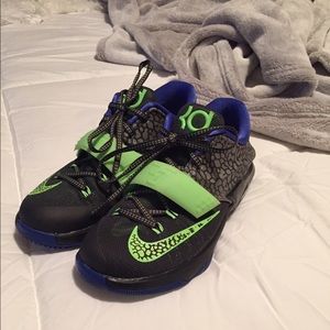 BRAND NEW CONDITION... KD Nikes