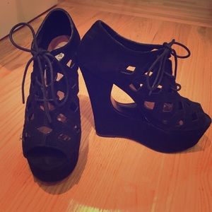 Steve Madden Black Suede Cut Out Wedge