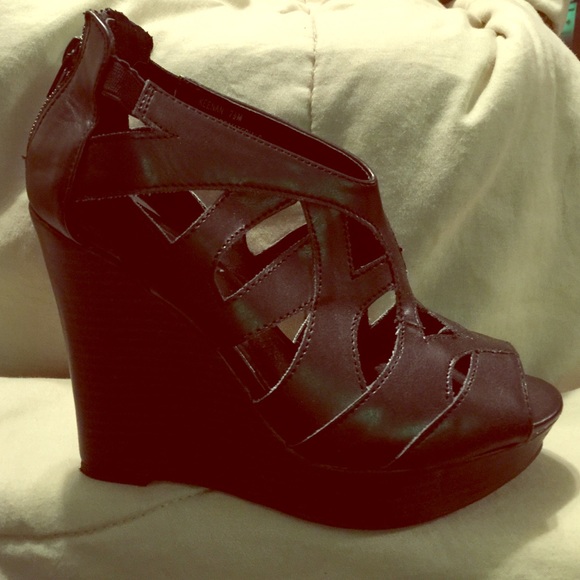 Black platforms - Picture 1 of 4