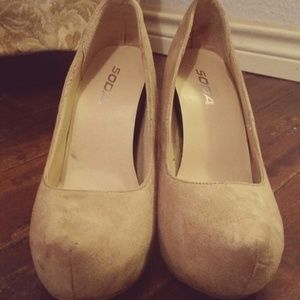 Nude shoes :.