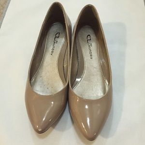 Nude pointy toe flats