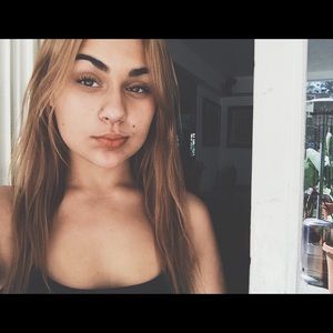 Meet your Posher, Krisztina