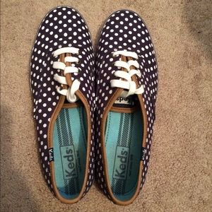 Blue and white polka dot keds
