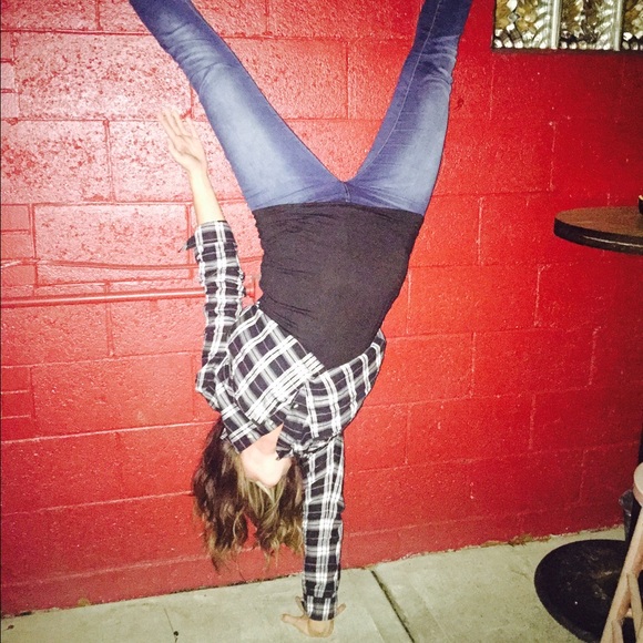 Meet your Posher, Lauren - Picture 3 of 3