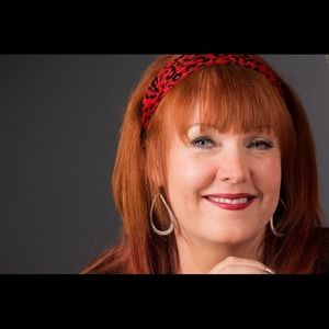 Meet your Posher, Debbie