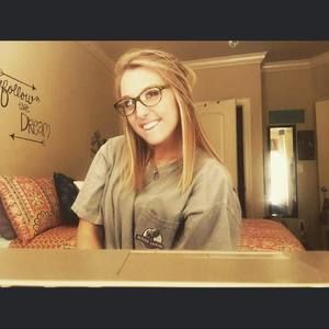 Meet your Posher, Caitlin