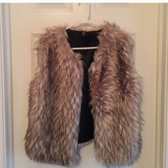 Fake fur vest