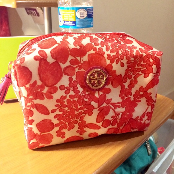 Tory Burch Handbags - SOLD!! Tory Burch printed nylon cosmetics bag