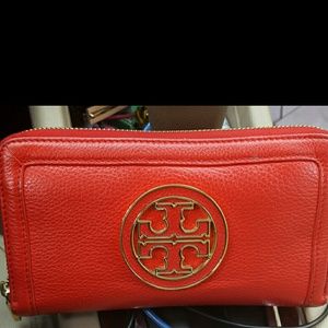 Amanda zip continental