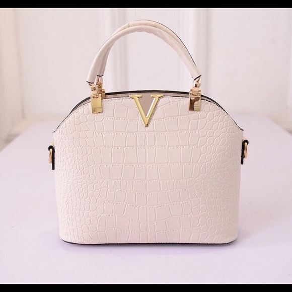 Handbags - Off White Bag