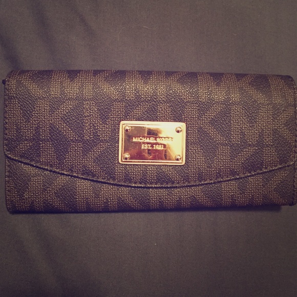 Micheal Kors wallet