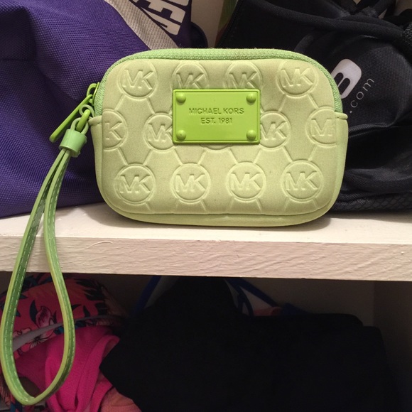 (ON HOLD) AUTHENTIC MK wristlet