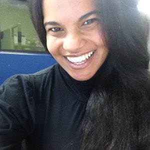 Meet your Posher, Laura