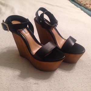 ⚡️lowest price⚡️NWOT Steve Madden wedges