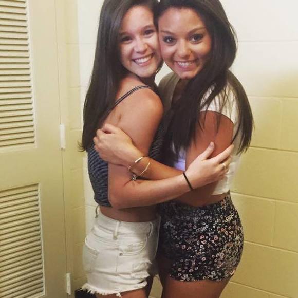 Meet your Posher, Tori - Picture 1 of 1