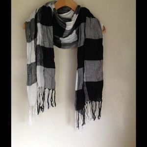 Black & White Scarf