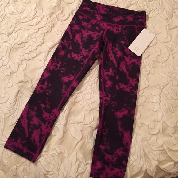 Lululemon Wunder Under Crop II