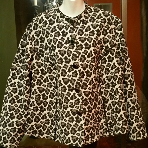 Plus size black n white top  light weight cotton