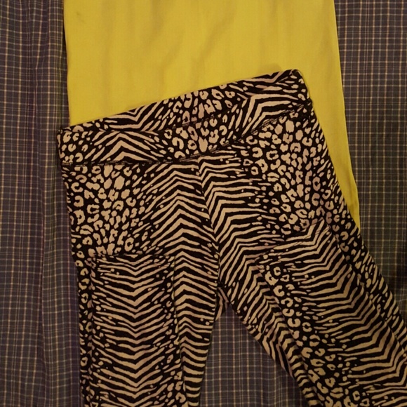 Bundle of 2 VS leggings