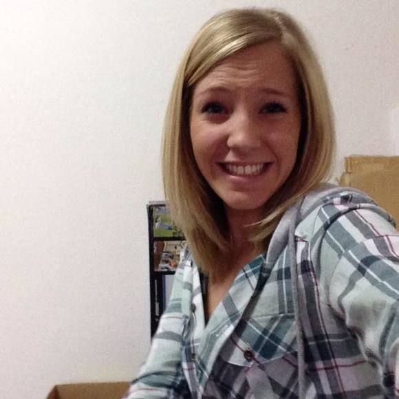 Meet your Posher, Courtney - Picture 1 of 1