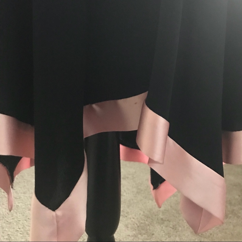 🎉Host Pick! 🎉Bebe cocktail dress w/silk trim - Picture 5 of 6