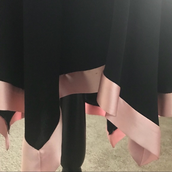 🎉Host Pick! 🎉Bebe cocktail dress w/silk trim - Picture 5 of 6