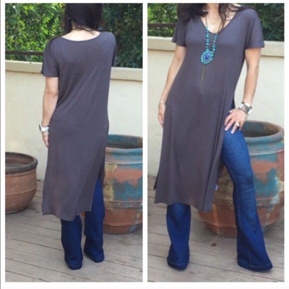 Side split tunic ONE HOUR SALE - Picture 3 of 3