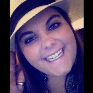 Meet your Posher, Cora