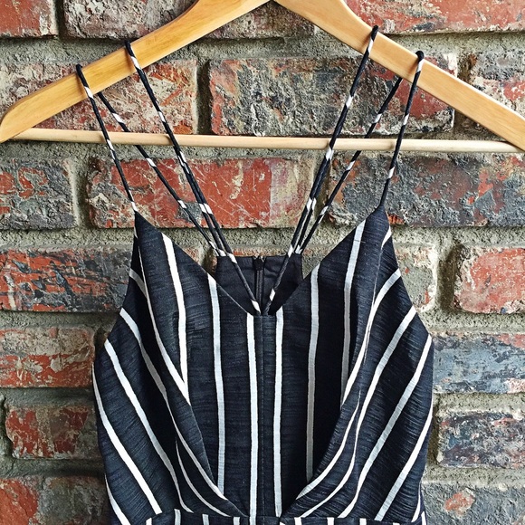 🚫BUNDLED🚫Pinstripe romper - Picture 4 of 4
