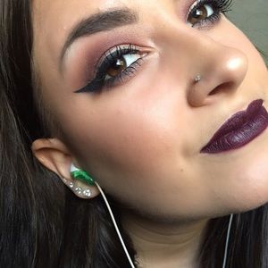 Meet your Posher, Alexis