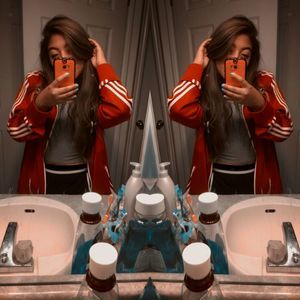 Meet your Posher, Yesenia