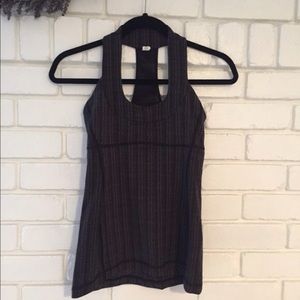 • LULULEMON SCOOP NECK TANK •