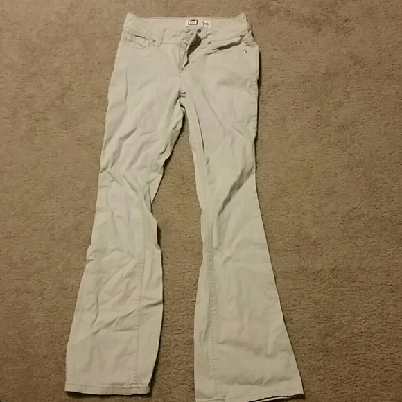Lei khakis