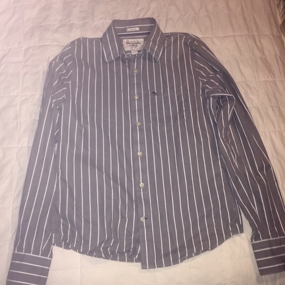 Men's Abercrombie & Fitch grey button up - Large