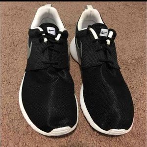 Roshe Runs Last price