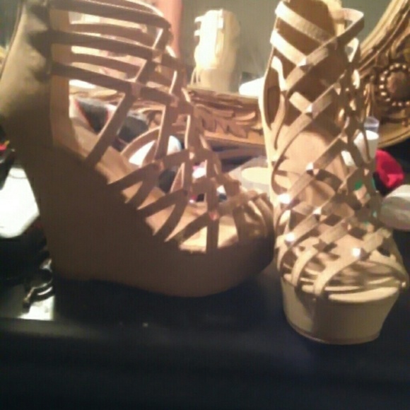 Shoes - High heels