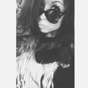Meet your Posher, Paulina