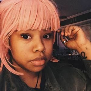 Meet your Posher, Aisha