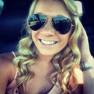 Meet your Posher, Kelsey