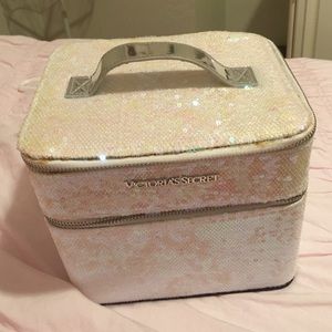 VS glitter train case white