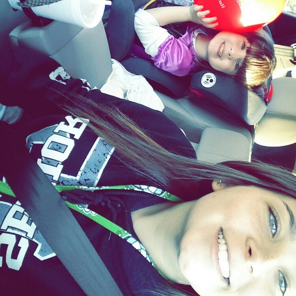 Meet your Posher, Jessica - Picture 1 of 1