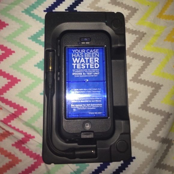 Brand new nüüd lifeproof 5c