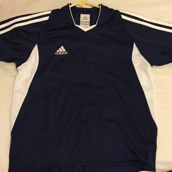 ✨60% OFF✨Adidas Navy Blue shirt sleeve top