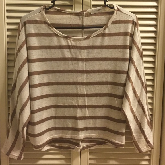 Mid sleeve stripped crop top