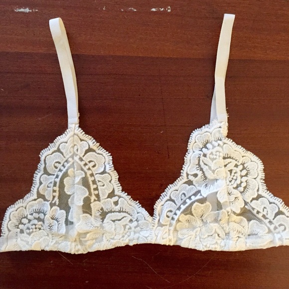 🆕 White Floral Lace Bralette