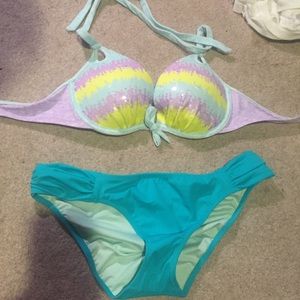 VS bikini