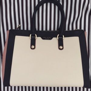 Henri Bendel W57th Carryall