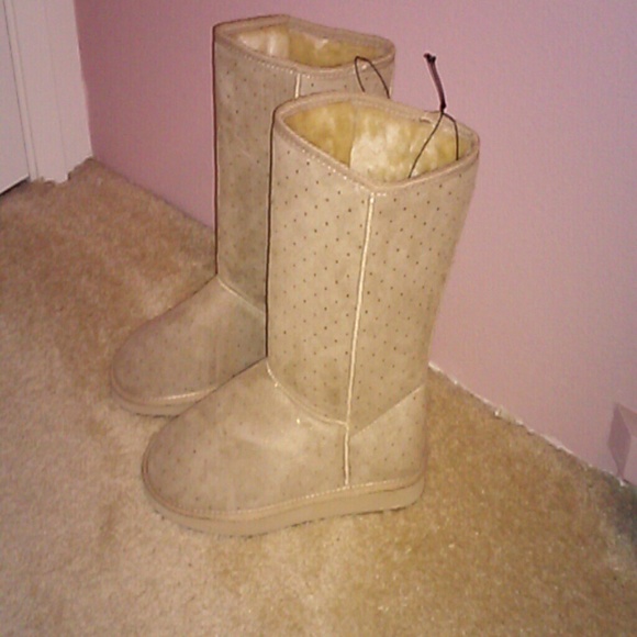 NWOT Boots from Delias