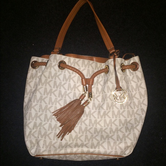 MICHAEL KORS PURSE !